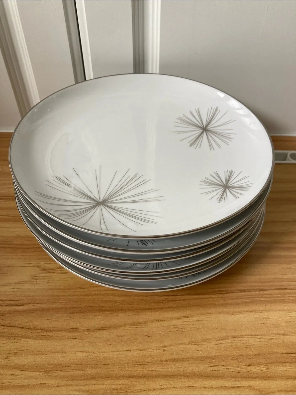 Pier 1 Atomic Starburst White Silver Porcelain MCM Style 6 Salad Dessert Plates